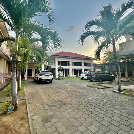 Hotel Oyo Life 93504 Kost Krisna Temukus Exterior foto